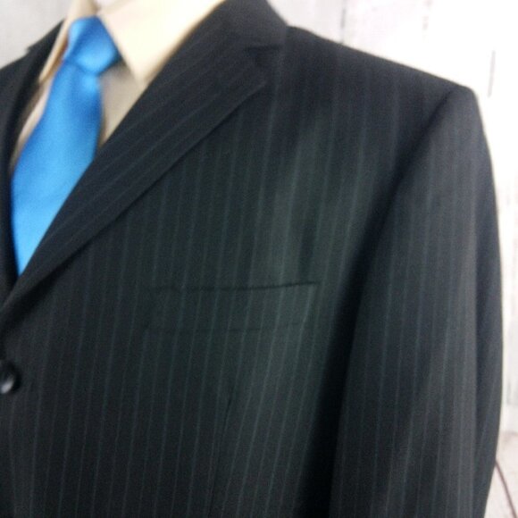 JF. J.Ferrar Modern Fit 46R 3 Button Charcoal Striped 2pc Suit - Picture 5 of 16